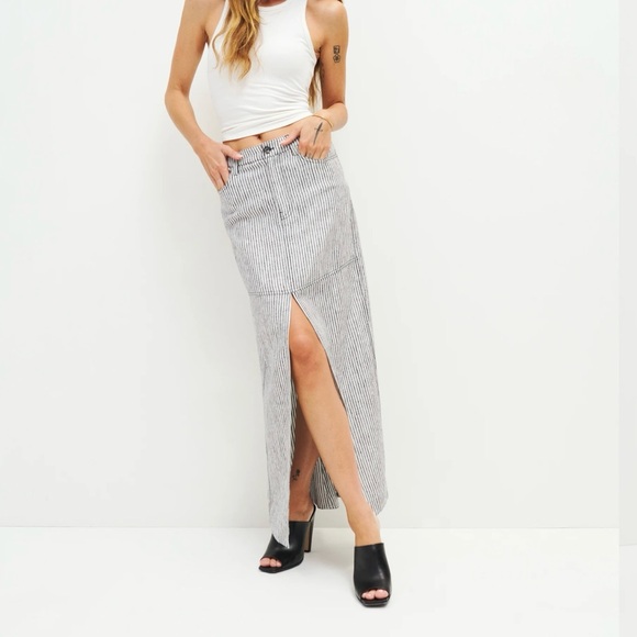 Tazz Maxi Linen Skirt - Picture 2 of 4